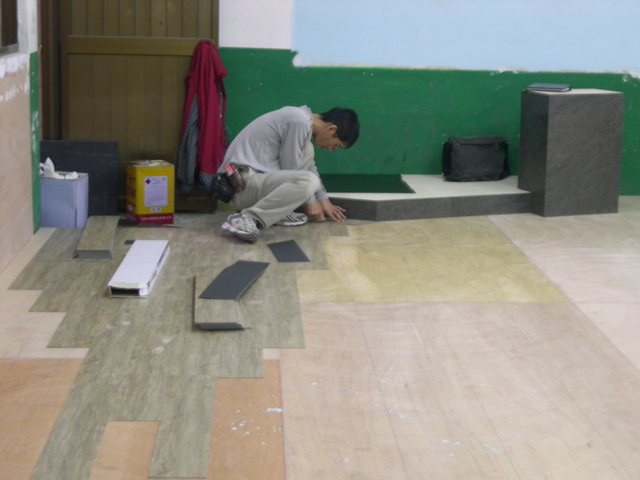 木纹塑胶地板铺设